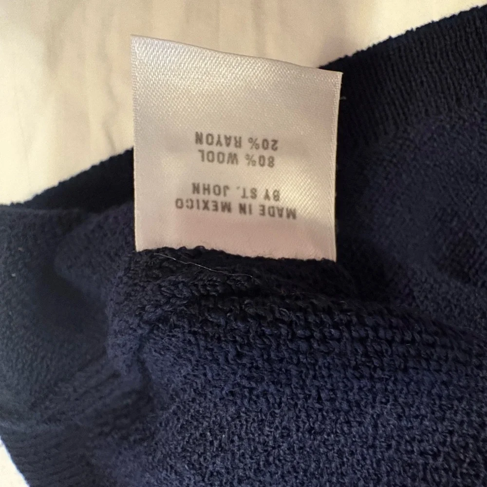 St John Sport by Marie Gray
Navy wool blend knit vest 
Vintage EUC medium - Picture 3 of 6